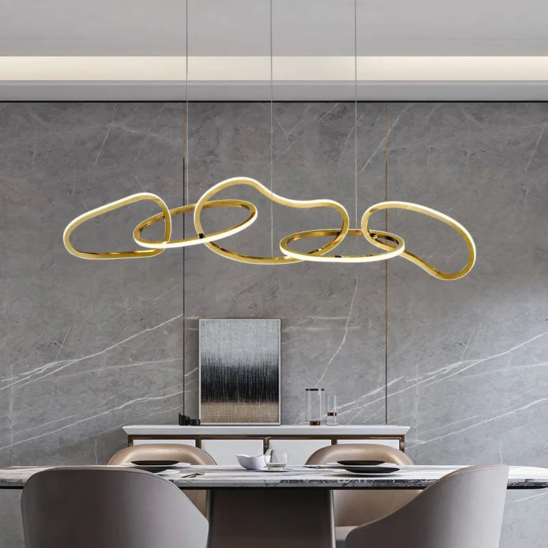 Lustre Cartier longiligne 5 cercles en doré - Light Deco