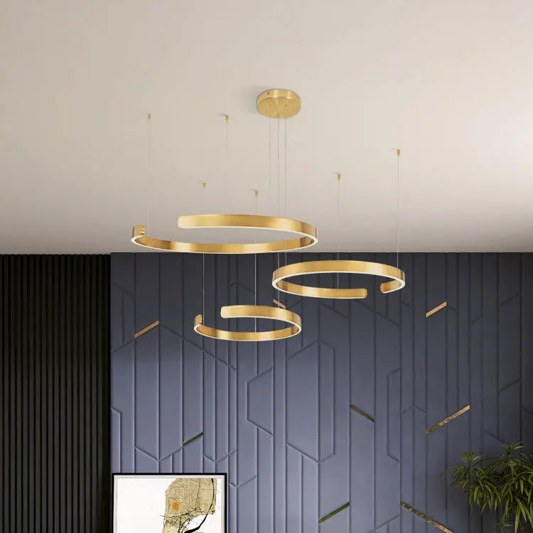 Lustre Anneaux Laiton en doré au design moderne - Light Deco