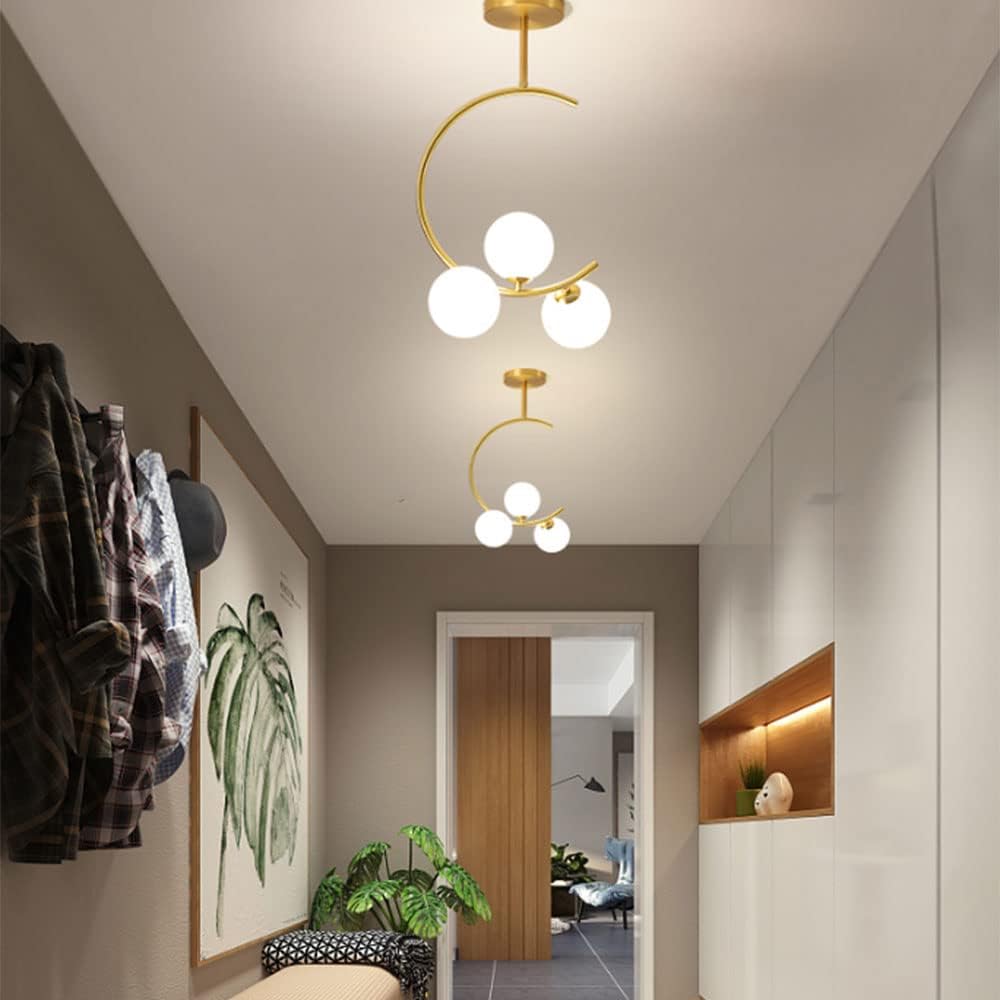 Suspension Scarlett en dorée et 3 boules blanches - Light Deco