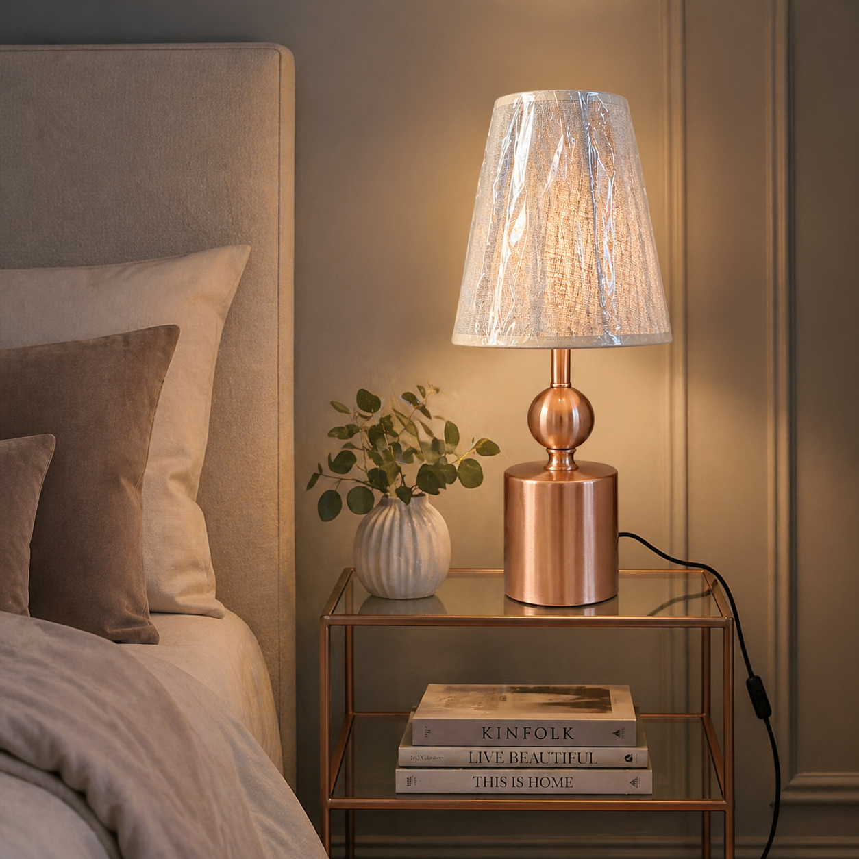 Abat-jour de chevet Rose gold à chapeau en raphia