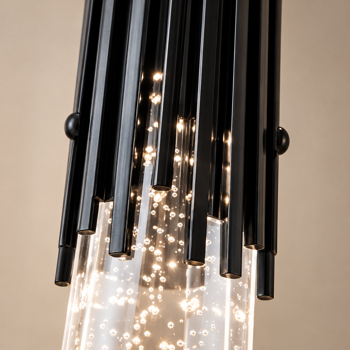 Suspension noire en verre effet bulles