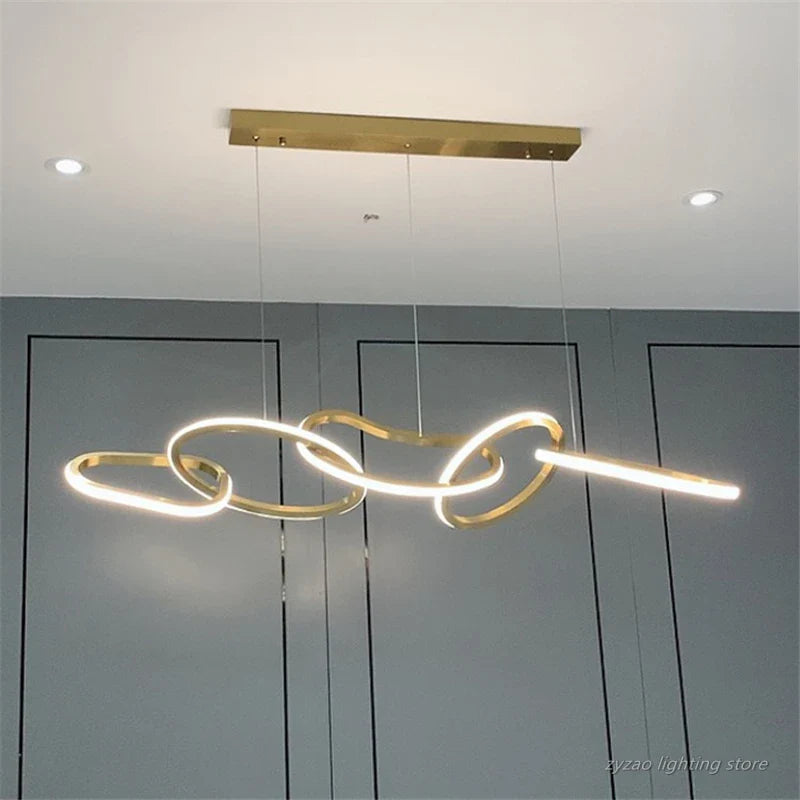 Lustre Cartier longiligne 5 cercles en doré