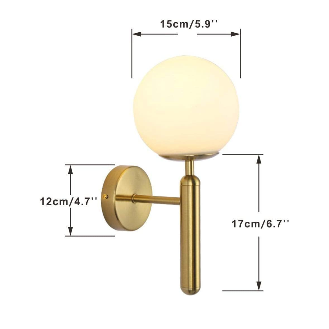 Applique Murale dorée au style minimaliste