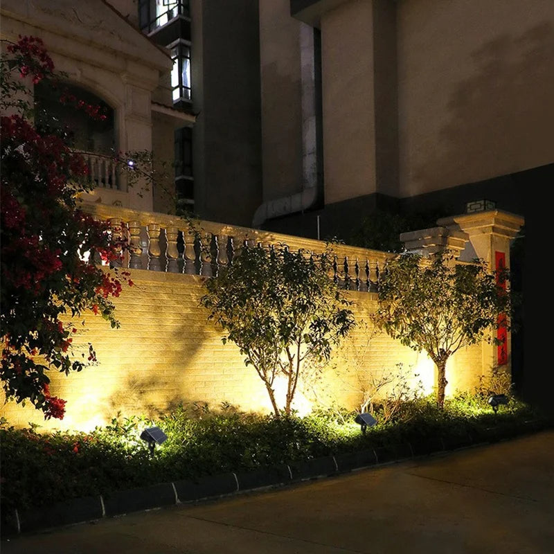 Projecteur spot à piquer solaire pour jardin - Light Deco
